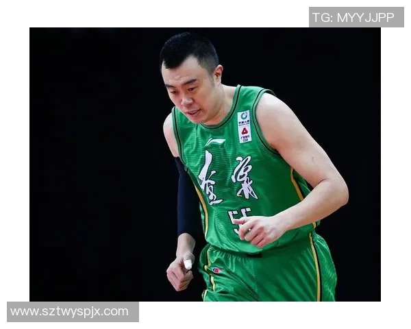 韩德君：从篮球新星到中国男篮的中流砥柱，见证荣耀与挑战的成长之路